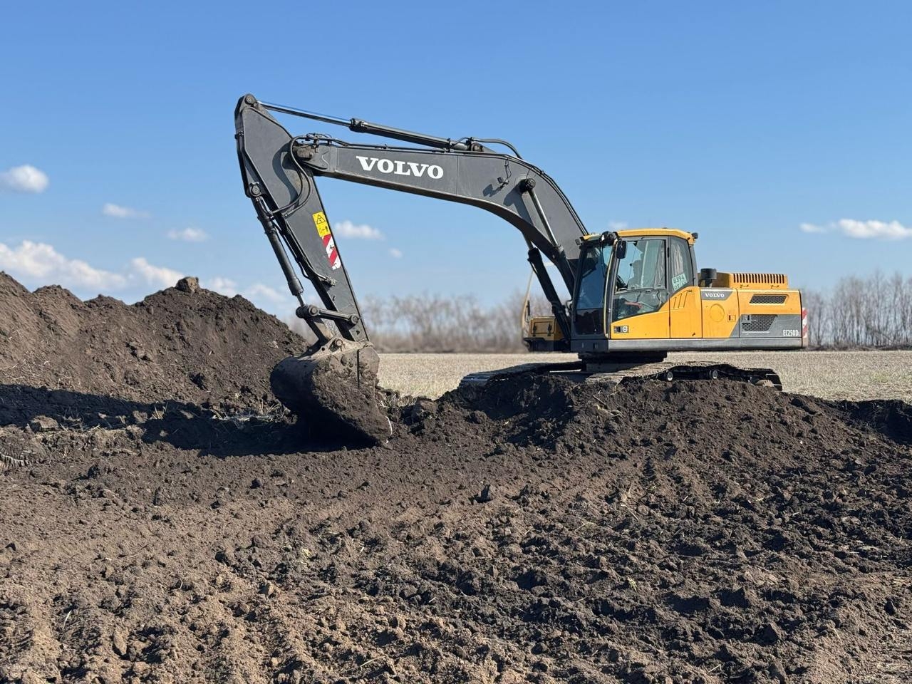 ДАДС дал старт строительства второй очереди кладбища в Мясниковском районе!